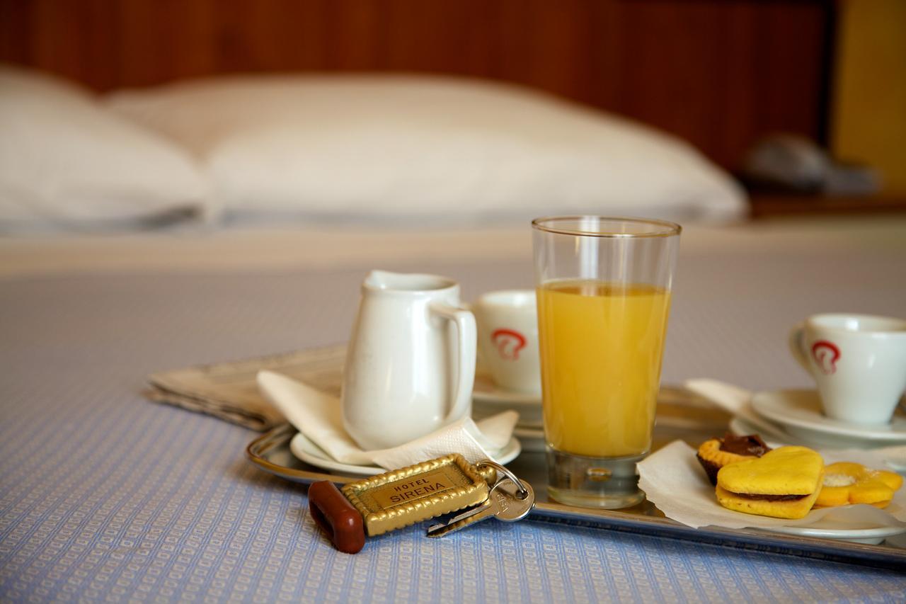 Hotel Sirena ピネート エクステリア 写真